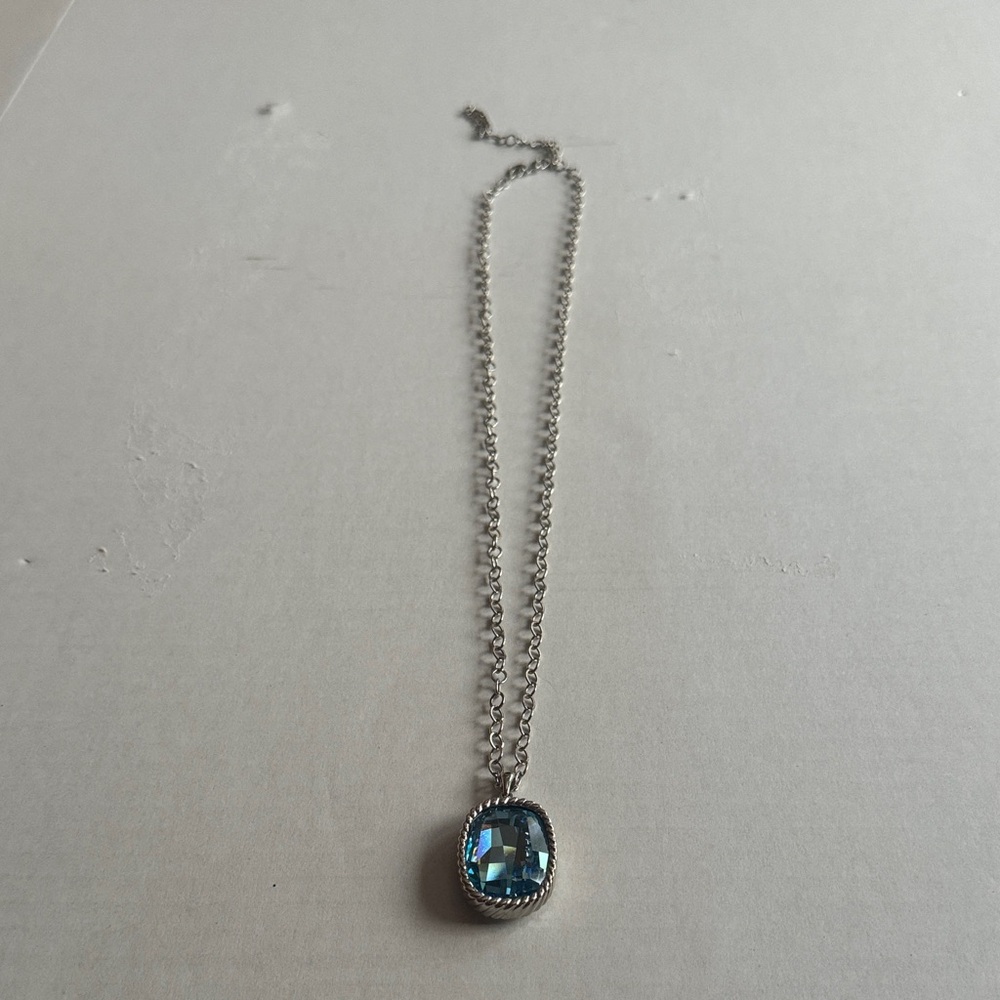 Chic Silver Necklace with Blue Pendant